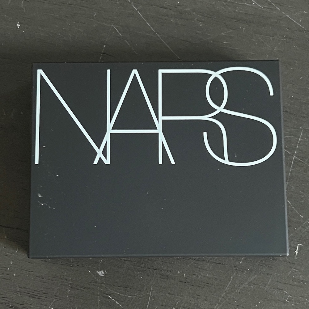 NARS Light Reflecting Pressed Setting Powder - Crystal - Picture 3 of 3